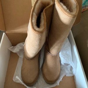 Women's Minnetonka Moccasins, Tan Sherling, Size 7